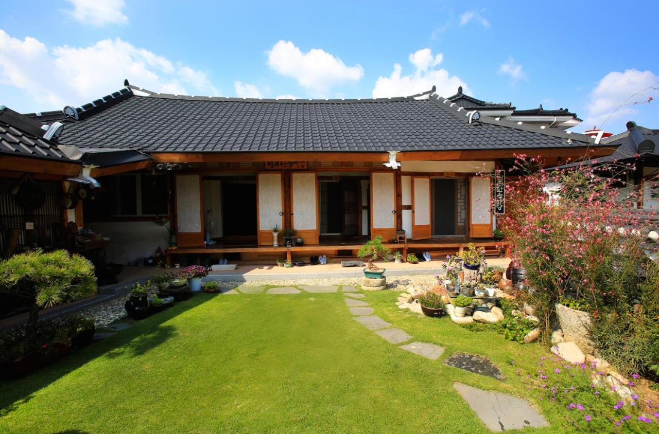 Hanok Madang Villa Jeonju Exterior photo